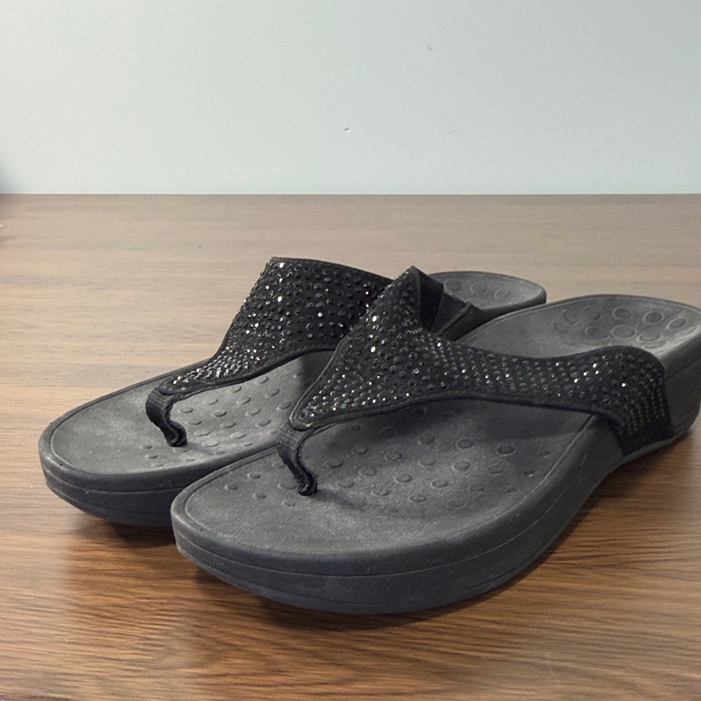 Vionic Naples Black Rhinestone‎ Wedge Thong Sandals TVW5208